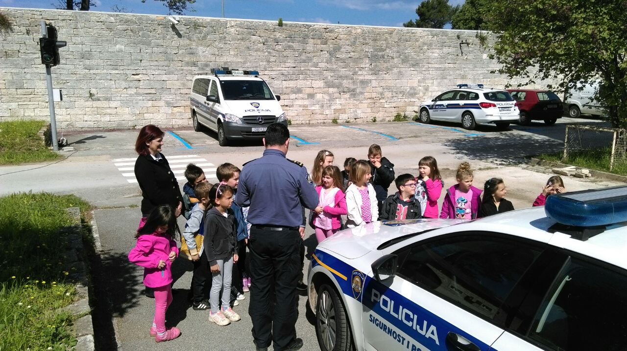 Posjet djece Dječjeg vrtića Medulin Policijskoj postaji Pula
