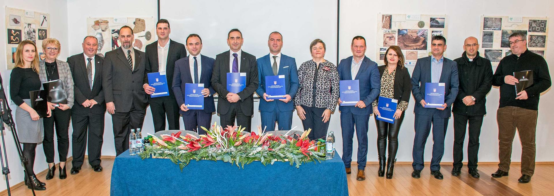 U medulinskom Multimedijalnom centru održano svečano potpisivanje Ugovora između Ministarstva regionalnog razvoja i fondova Europske unije i jedinica lokalne samouprave sa područja Istarske županije