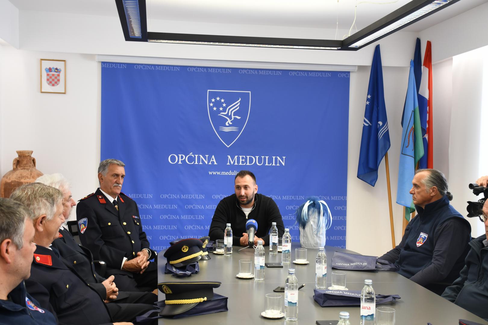 Načelnik Ivan Kirac primio predstavnike DVD-a Medulin povodom Međunarodnog dana vatrogasaca