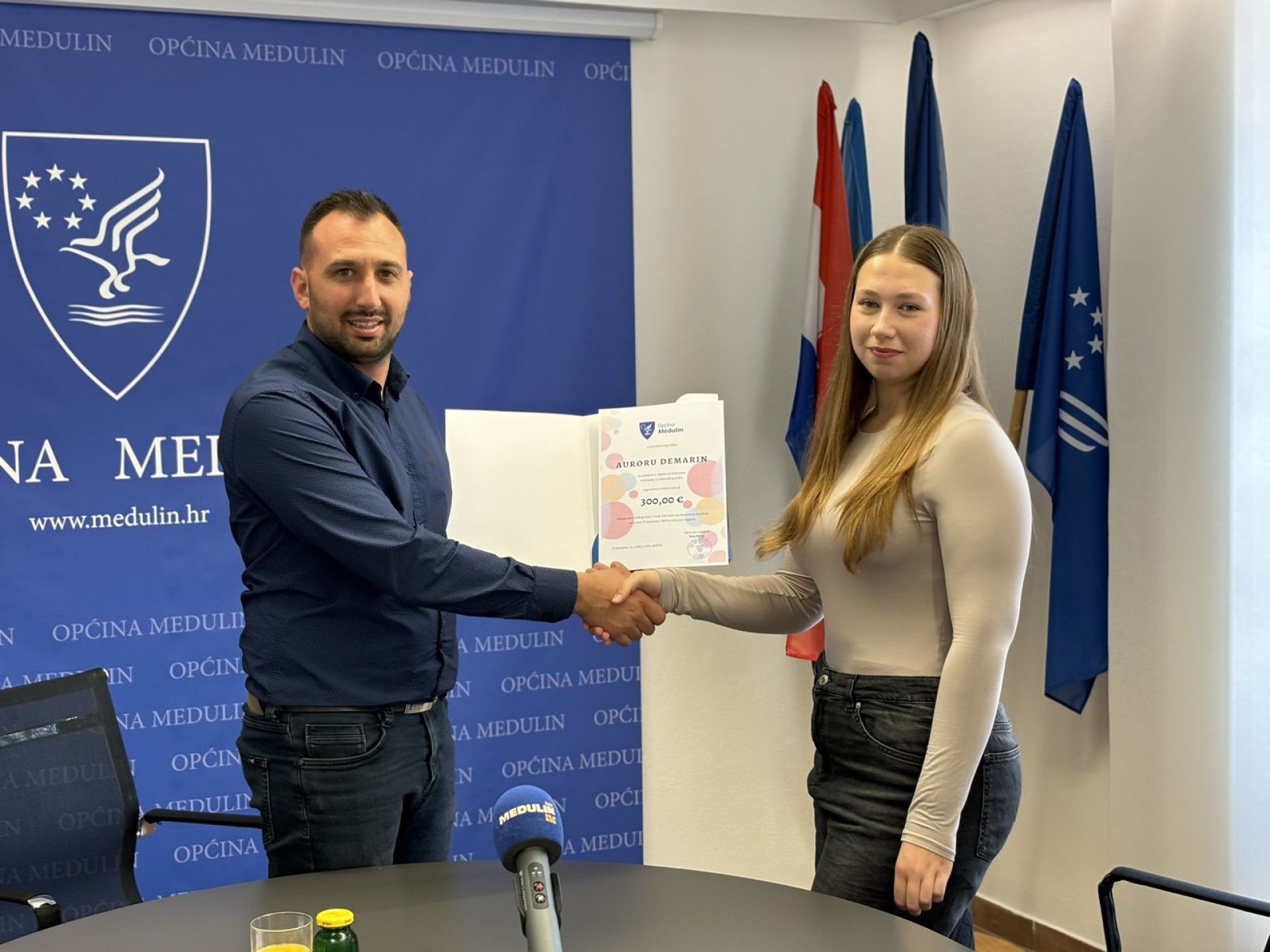 Općina Medulin nagradila učenicu Auroru Demarin za uspjeh postignut na Državnom natjecanju
