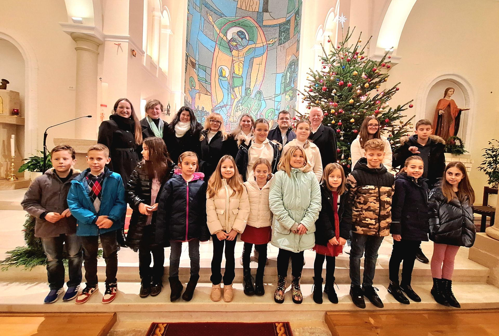 „Božićni koncert“ vokalne skupine „Umole“ i medulinskih mališana okupio mnoštvo u župnoj crkvi sv. Agneze 
