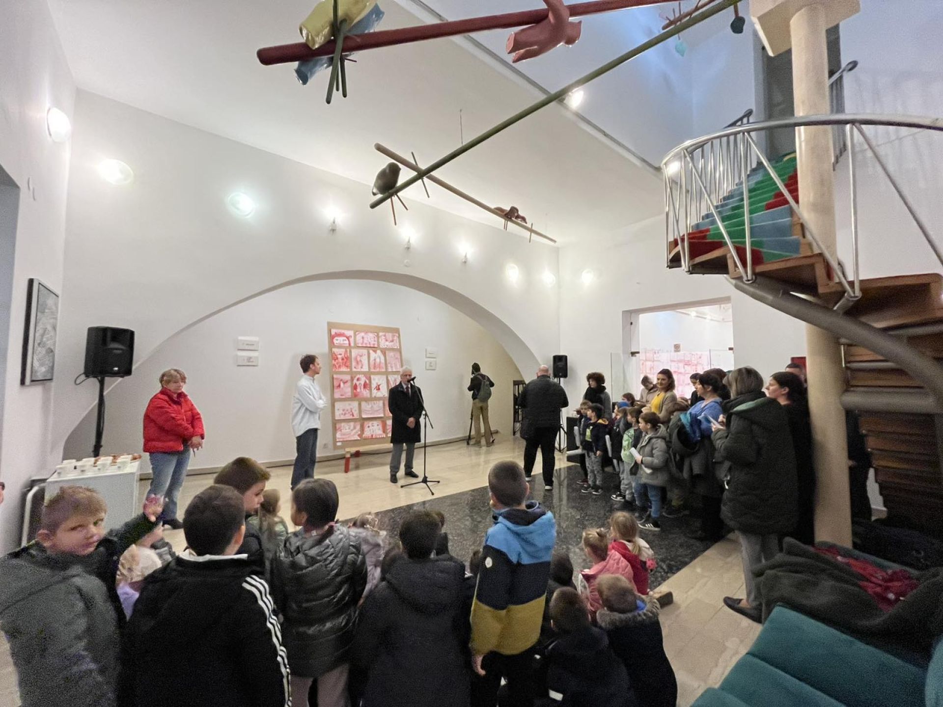 Otvorena izložba „Crteži našeg kazališta“ u INK-u: Dječja vizija kazališta kroz umjetnost