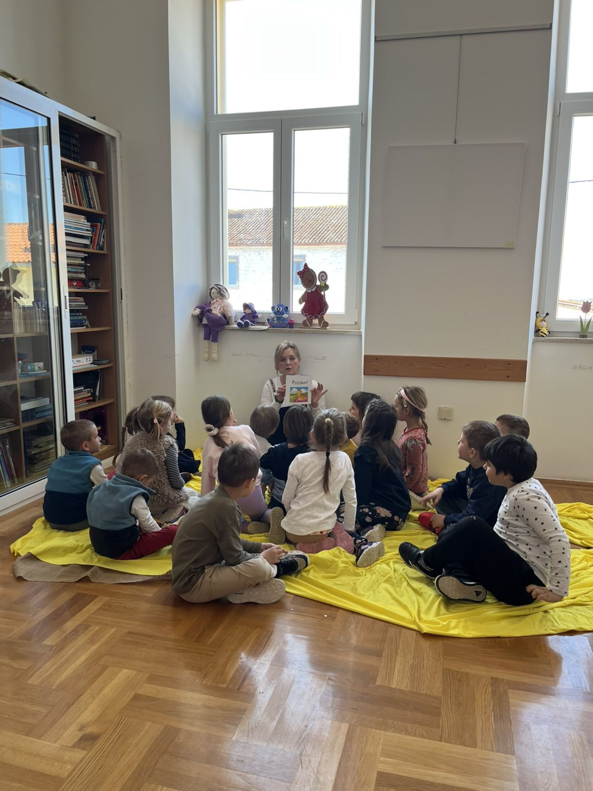 Cvjetna bajka u Općinskoj čitaonici u Vinkuranu povodom Međunarodnog dana dječje knjige