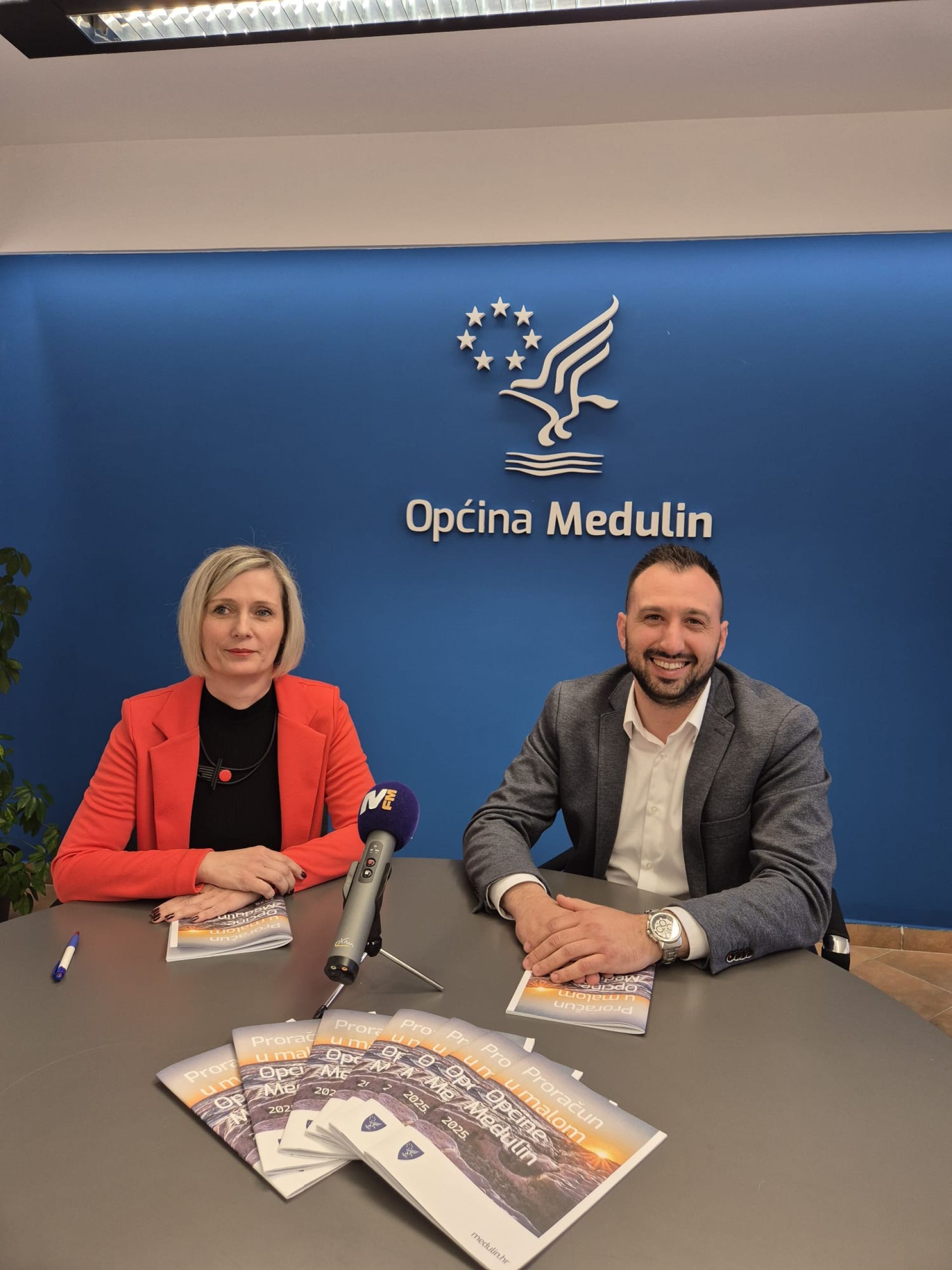 U Općini Medulin prezentirana brošura “Proračun u malom Općine Medulin za 2025. godinu“