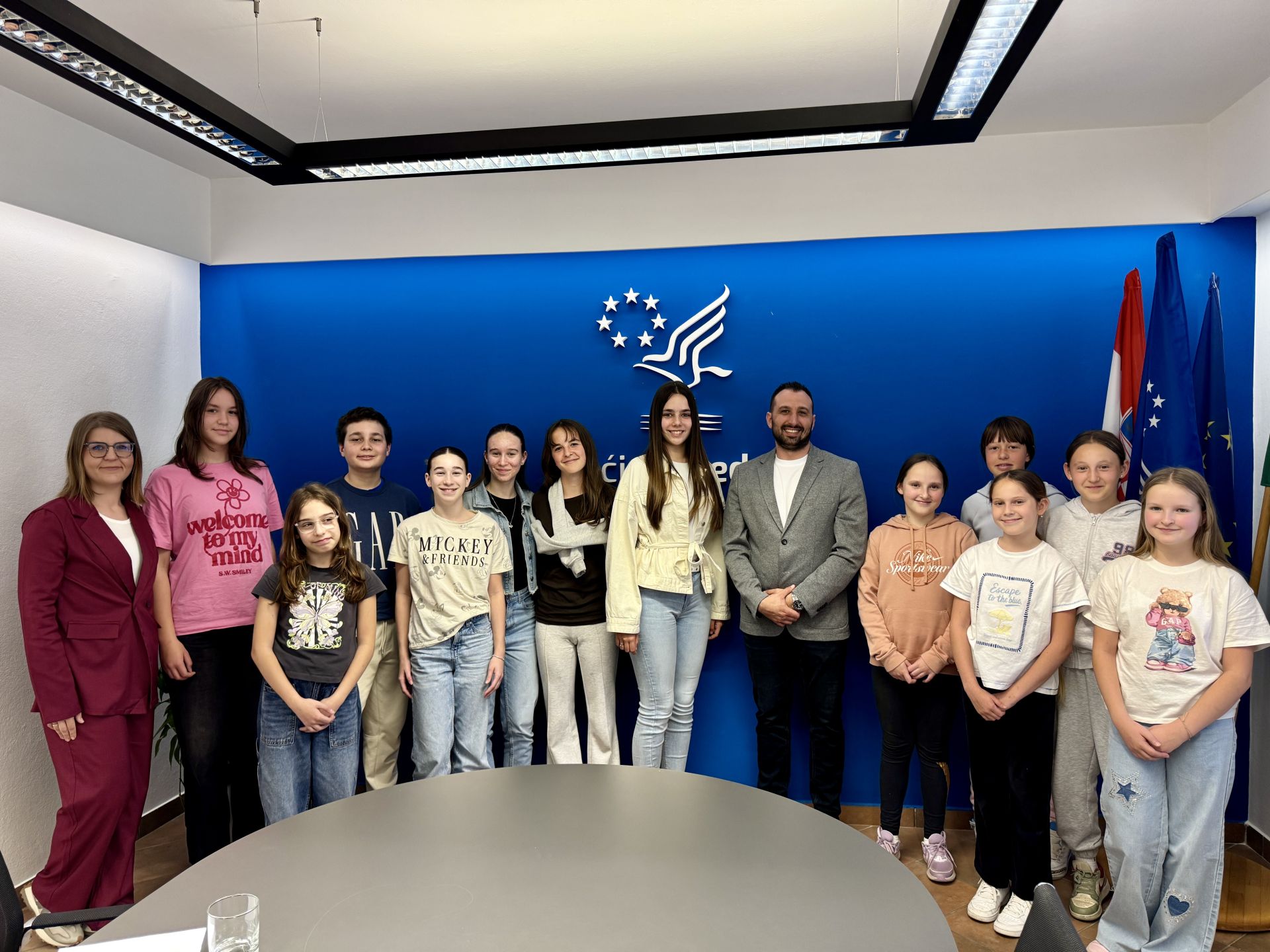 Prijem osnovnoškolaca koji pohađaju građanski odgoj kod načelnika Općine Medulin 