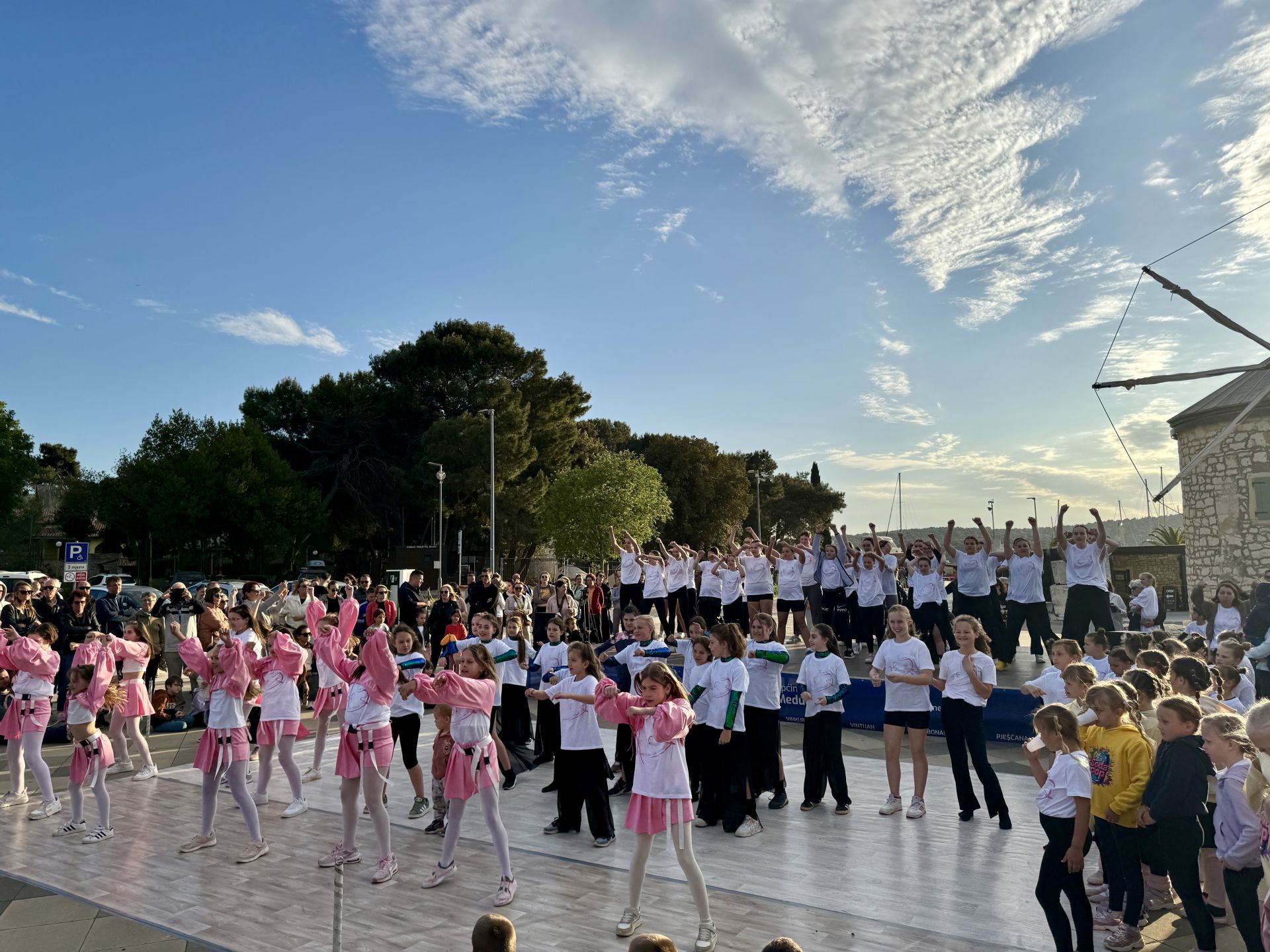 Obilježen 9. Svjetski dan plesa na Medulinskoj rivi
