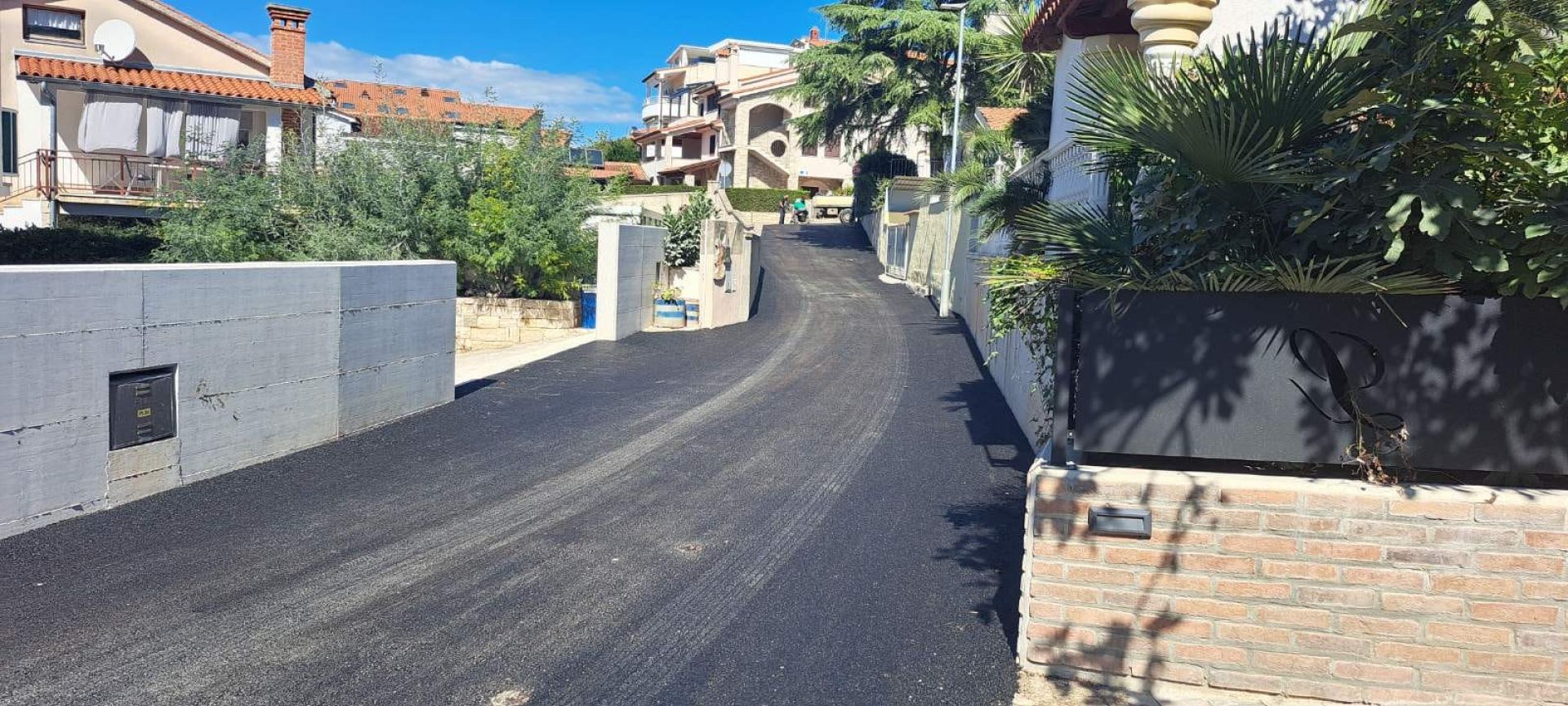 Uređenje 7. ogranka u Pješčanoj uvali - asfaltirana cesta i omogućena prohodnost